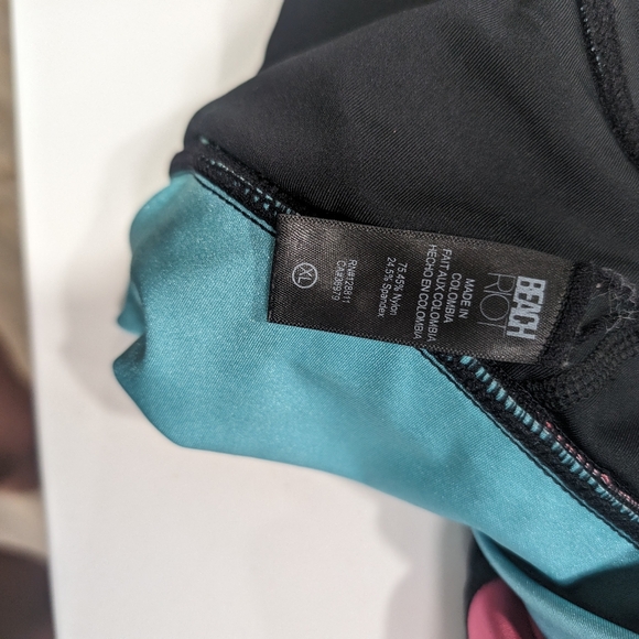 Beach Riot top - Picture 5 of 6